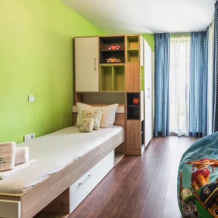 Spacious Family Apartament Varna